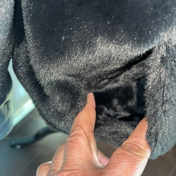 Hollister Faux Fur Plush Zip Up Jacket Medium. - Picture 4 of 7